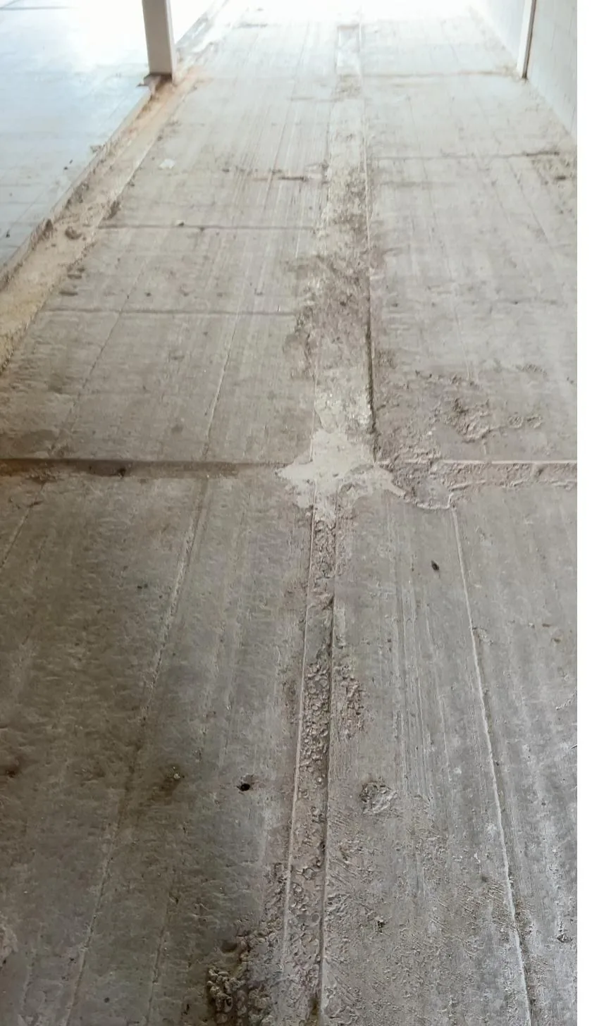 Vloerenlegger / egaliseerder bij HC Afbouw